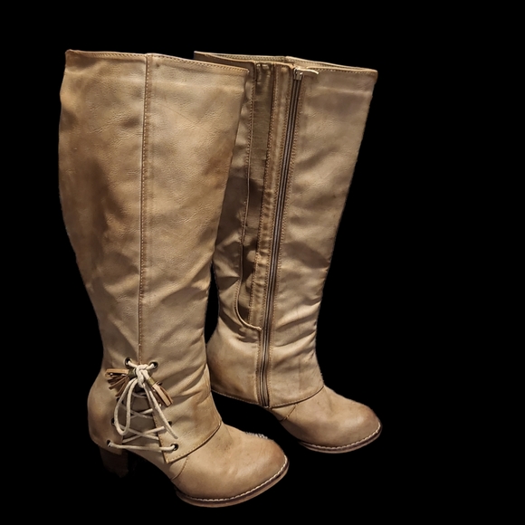 torrid Shoes - TORRID , Size 8, beige